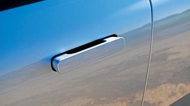 Polestar 4 - door handle