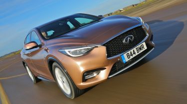 Infiniti Q30 1.6 DCT - front