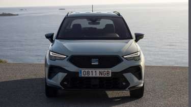 SEAT Arona 2025 - full front