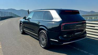 Zeekr 9X - rear 3/4 static