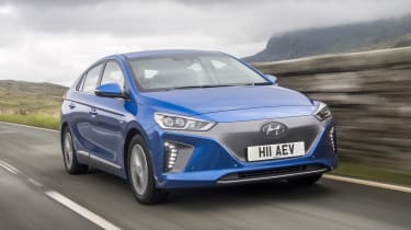Hyundai IONIQ EV 2016 UK - front tracking
