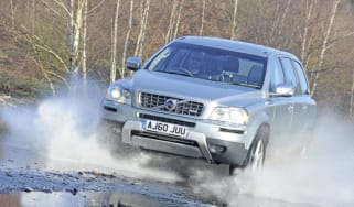 Volvo XC90 off road