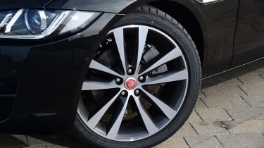 Jaguar XE - Wheel