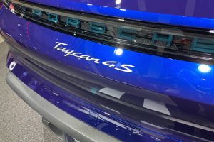 Porsche Taycan 4S - Los Angeles badge