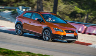 SEAT Leon Cross Sport cornering
