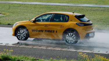 Peugeot 208 wet weather tyre testing