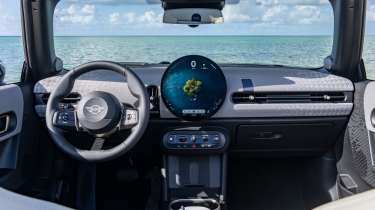 MINI Cooper Convertible - dash