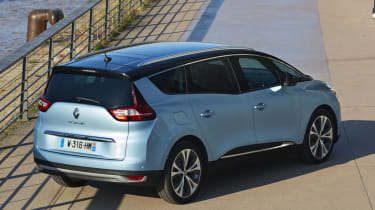 Renault Grand Scenic 2016 - rear quarter