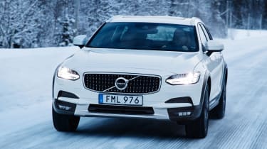 Volvo V90 Cross Country 2017 - front tracking