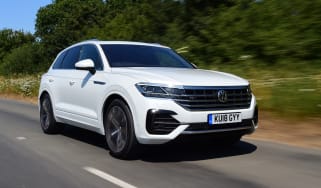 Volkswagen Touareg - front