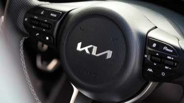 Kia Picanto facelift UK - steering wheel