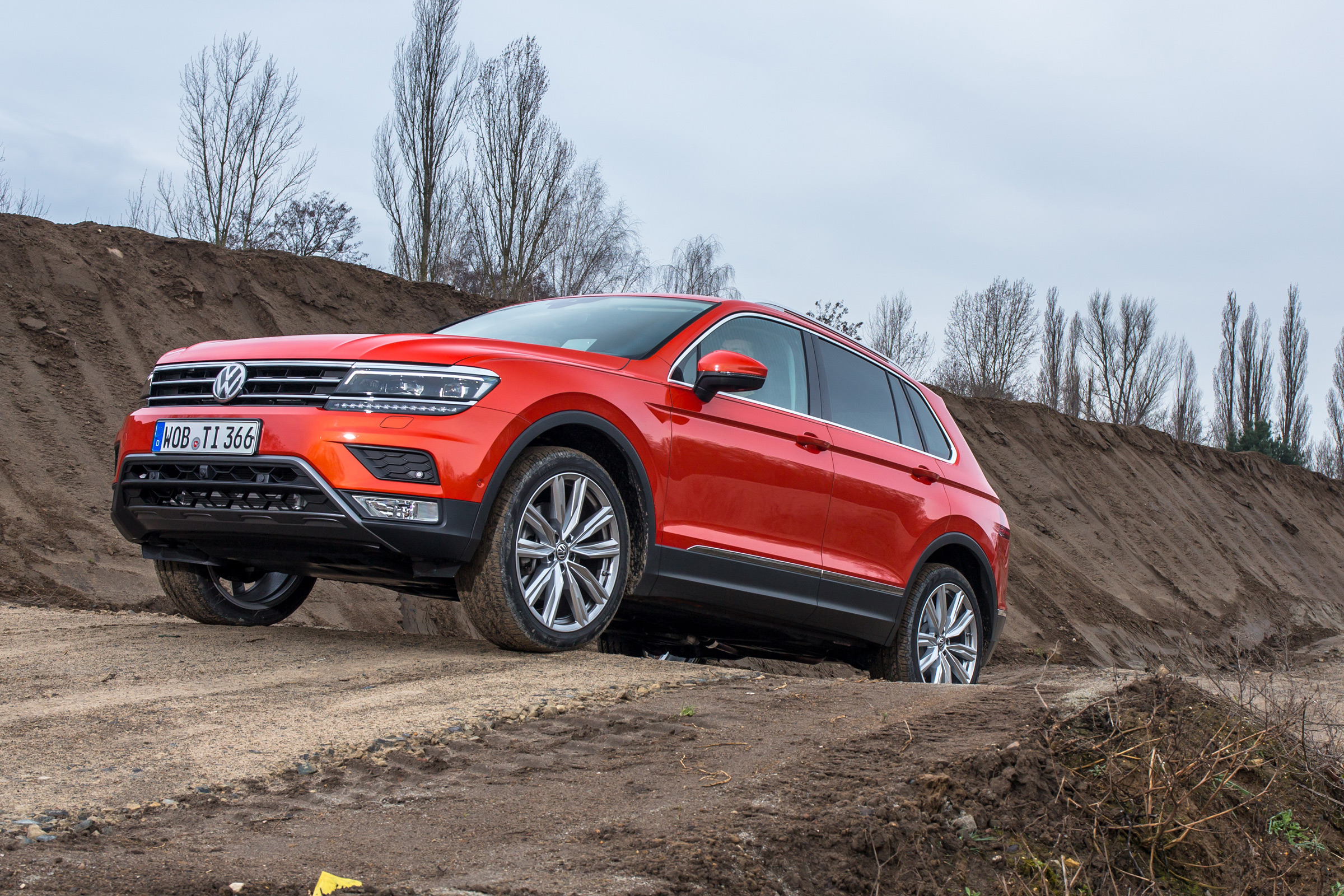 Volkswagen Tiguan Performance, Engines, Top Speed & 0-62 | Auto Express