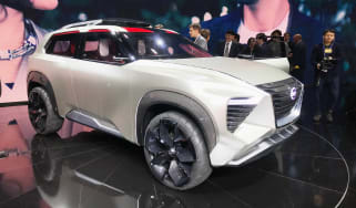 Nissan Xmotion - Detroit front
