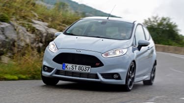 Ford Fiesta ST200 - front cornering action