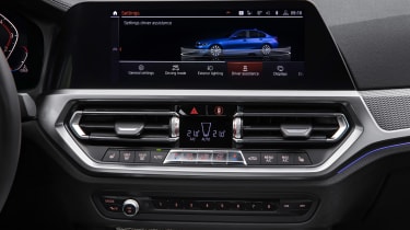 BMW 3 Series - screen