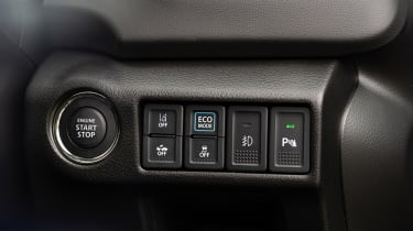 Suzuki S-Cross Hybrid - dashboard buttons