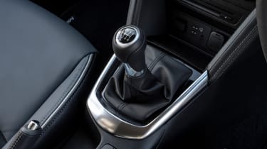 Mazda 2 hybrid - gear lever