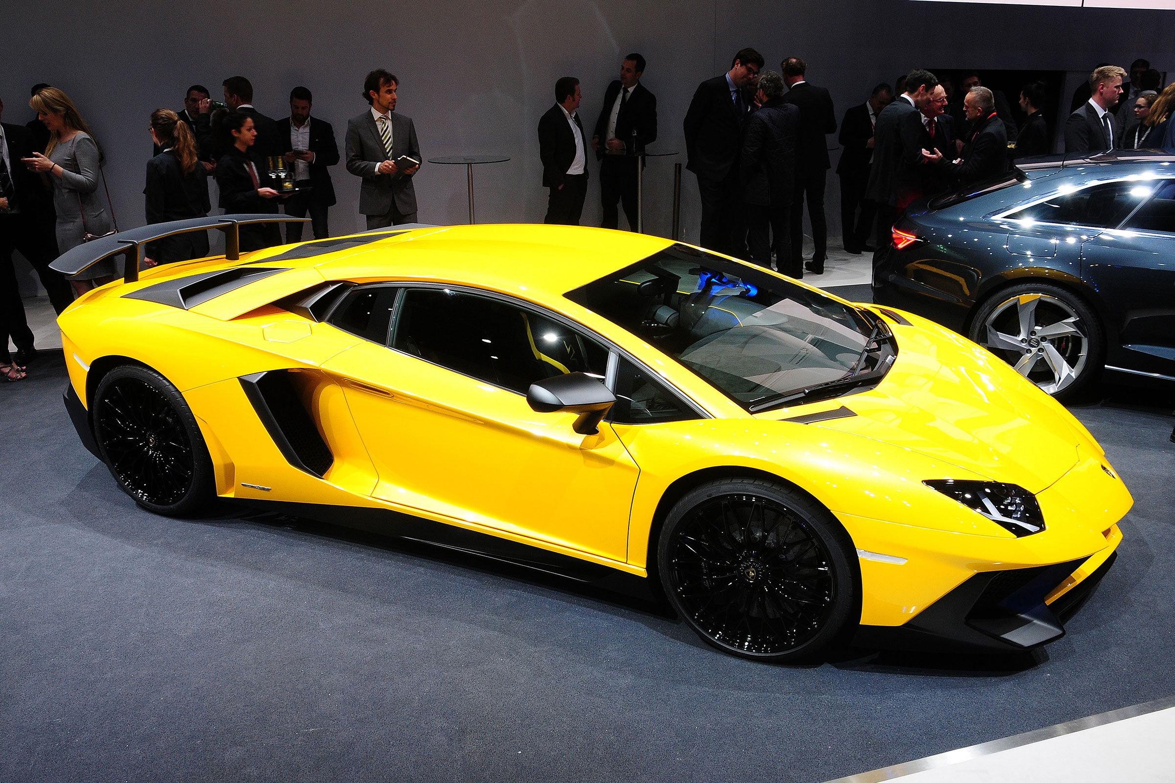 Lamborghini Aventador Sv Brings Its 740bhp V12 To Geneva Auto Express