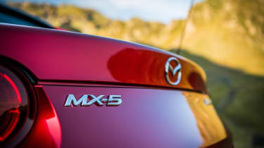 Mazda MX-5 - tailgate