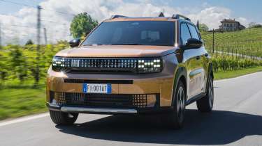 Fiat Grande Panda Hybrid La Prima - front