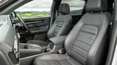 Honda CR-V PHEV - front seats