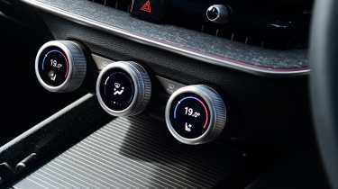 New Skoda Superb UK drive - &#039;Smart dials&#039; climate controls 