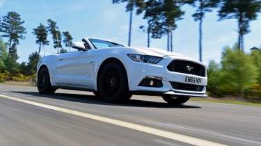 Convertible megatest - Ford Mustang - front tracking
