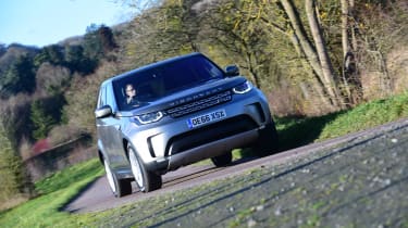 Land Rover Discovery Mk5 - front