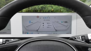 Hyundai Ioniq 5 RWD - dials