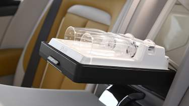 Rolls-Royce Cullinan Series II - champagne flutes