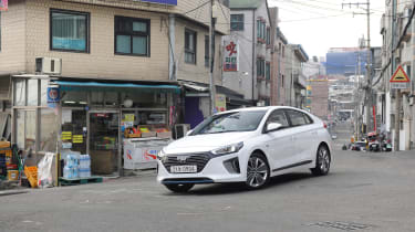 Hyundai Ioniq hybrid 2016 review - front quarter