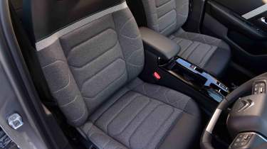 Citroen C4 X - front seats detail