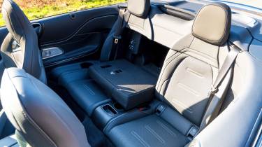 Mercedes-AMG CLE 53 Cabriolet - rear seats down