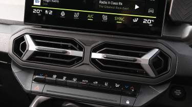 Dacia Bigster - climate controls 