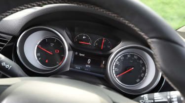 Vauxhall Astra ST - dials