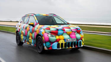 Skoda Epiq prototype - front tracking