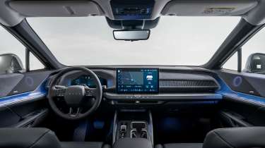 Lexus TZ - interior