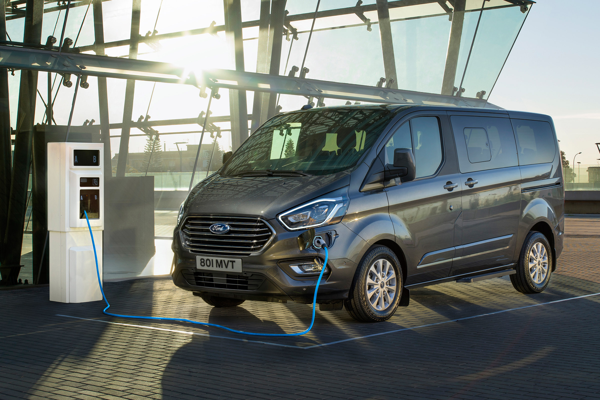 Ford Tourneo Custom Plug-In Hybrid announced for 2019 | Auto Express