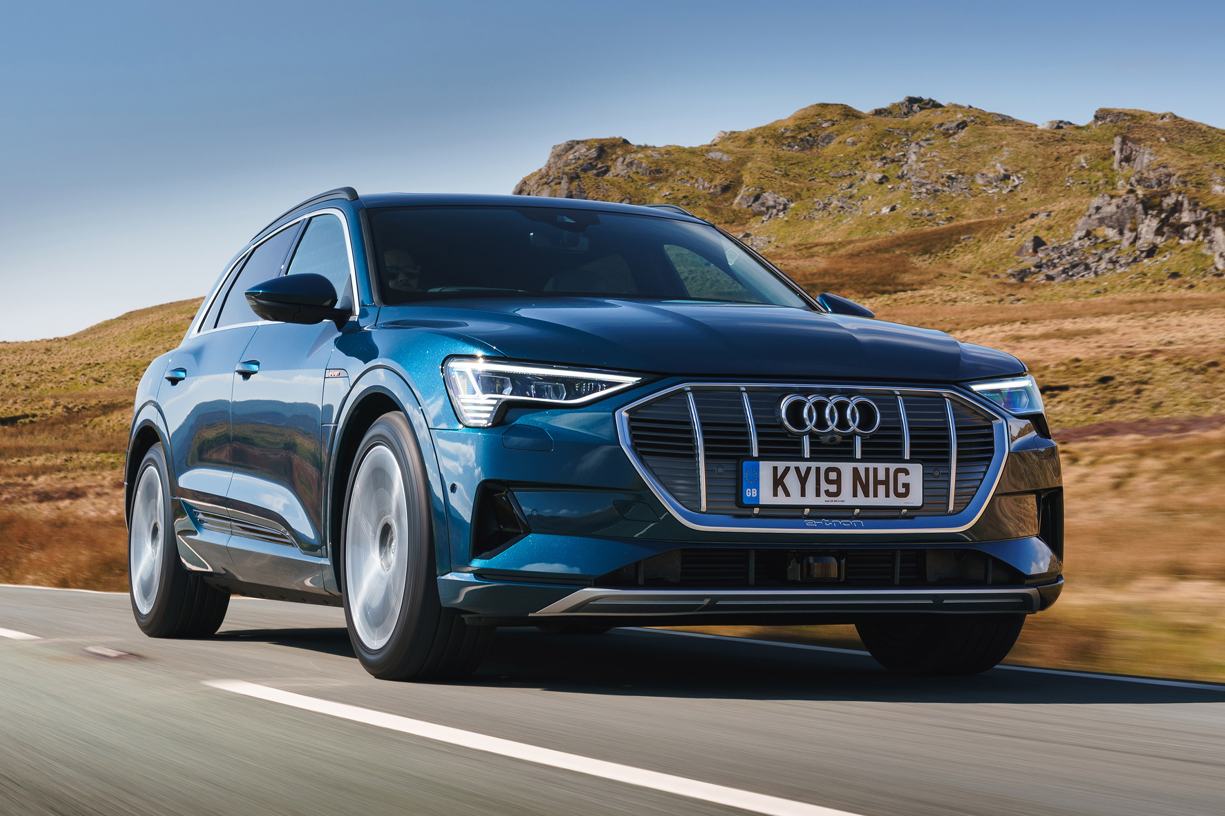 New Audi e-tron 55 quattro 2019 review | Auto Express