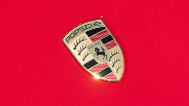 Porsche 911 Targa GTS - Porsche badge