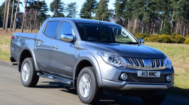 Mitsubishi L200 - front