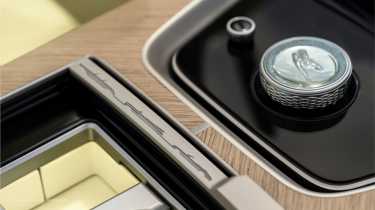 Cadillac Sollei concept - centre console details 