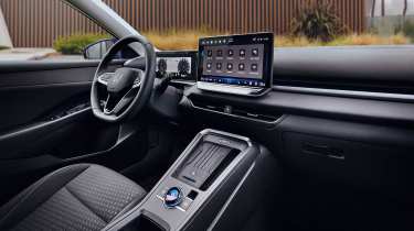 Volkswagen T-Roc Hybrid - cabin