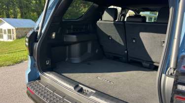 Toyota 4Runner - boot