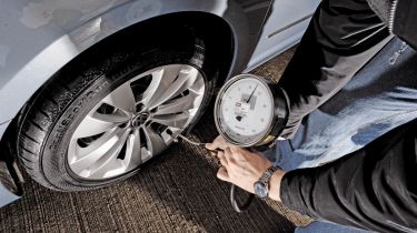 Tyre pressure gauges tested