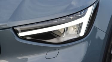 Volvo XC40 - headlight