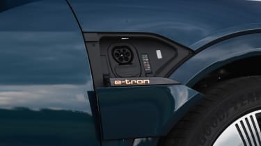 Audi e-tron - charge