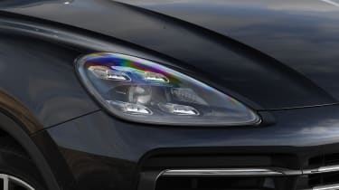 Porsche Cayenne - Headlight