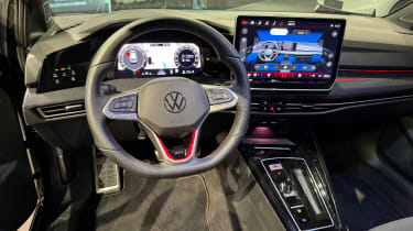 Volkswagen Golf facelift CES - dash