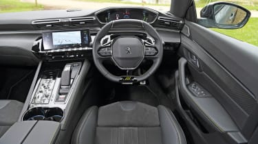 Peugeot 508 SW Sport Engineered vs BMW 330e xDrive Touring - 508 interior